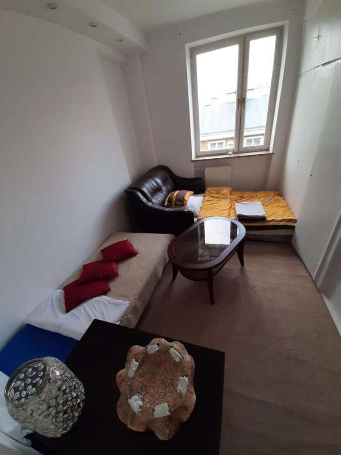 Rooms In Centrum Warsaw Exterior photo